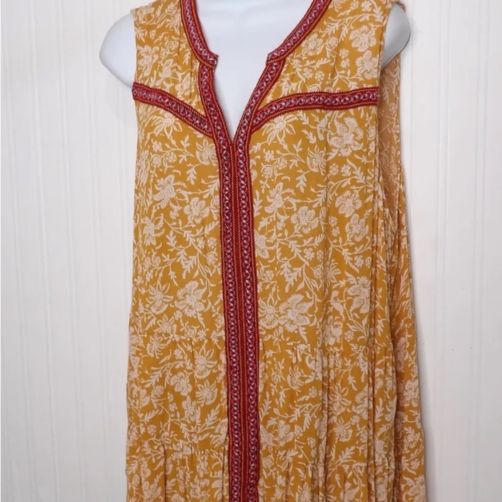 Democracy Red and Orange Ruffled Sleeveless Blouse - Picture 2 of 6